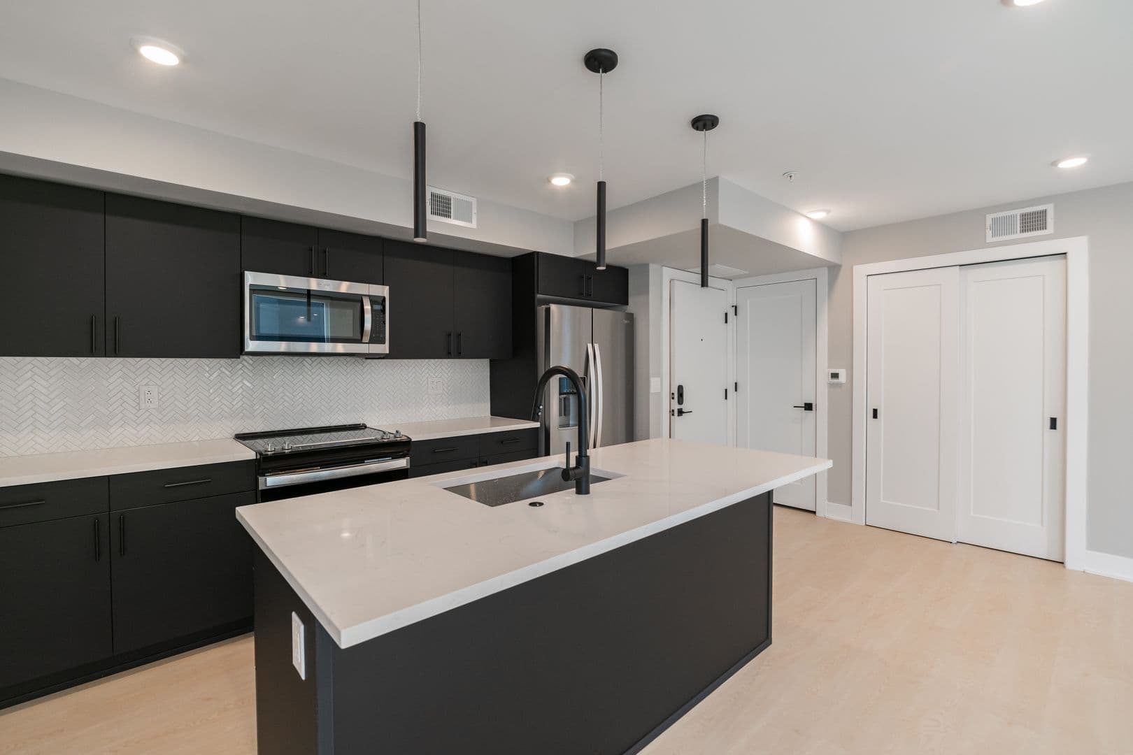 Philadelphia Apartment: 6604 Ridge Ave
