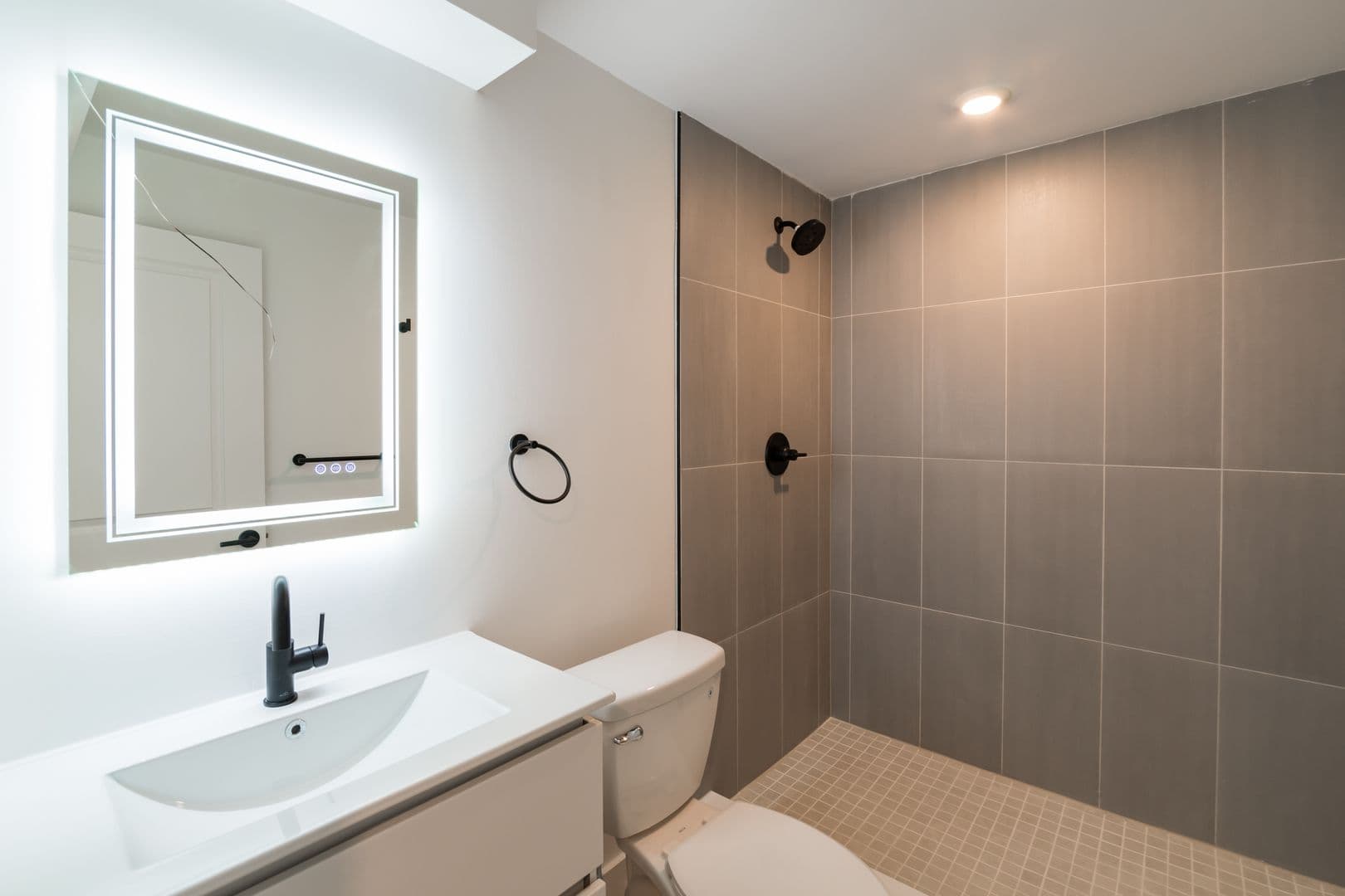 Philadelphia Apartment: 5900 Germantown Ave