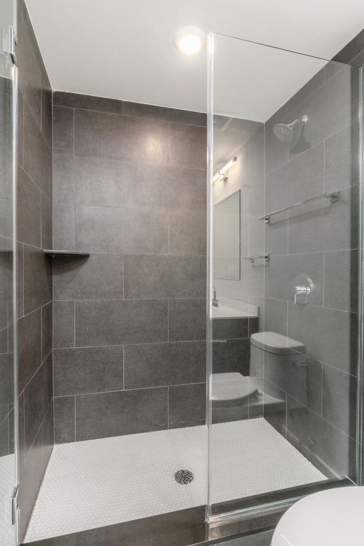 Philadelphia Apartment: 3449 Scotts Ln