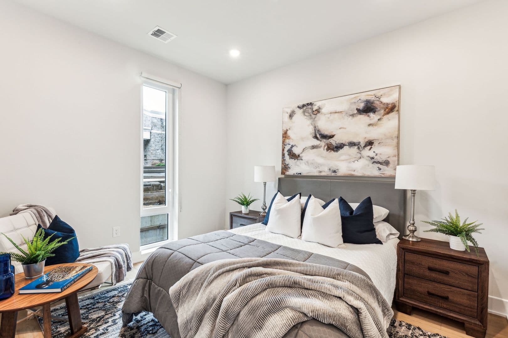 Philadelphia Apartment: 6910 Ridge Avenue
