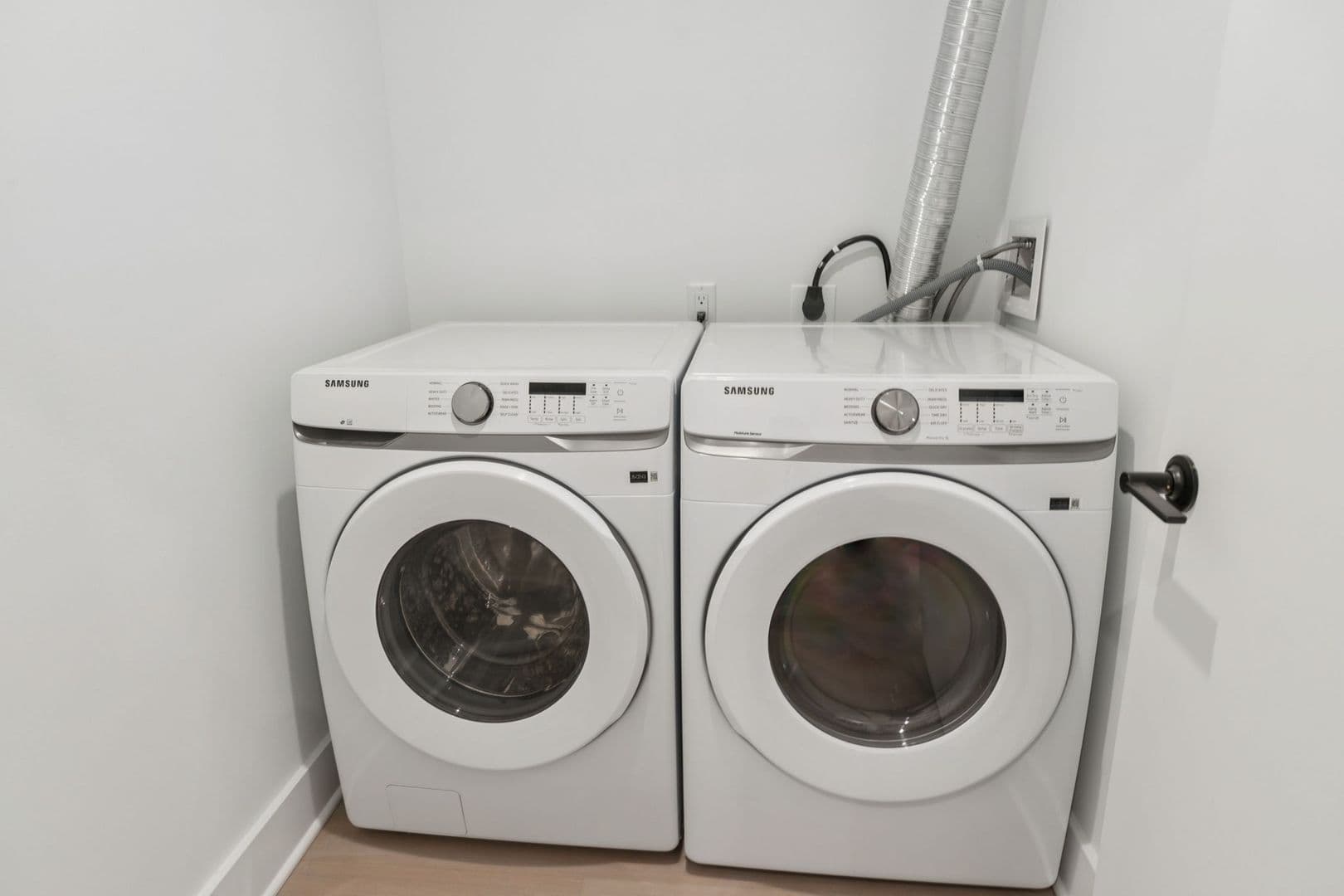 Philadelphia Apartment: 20-30 W Allens Ln