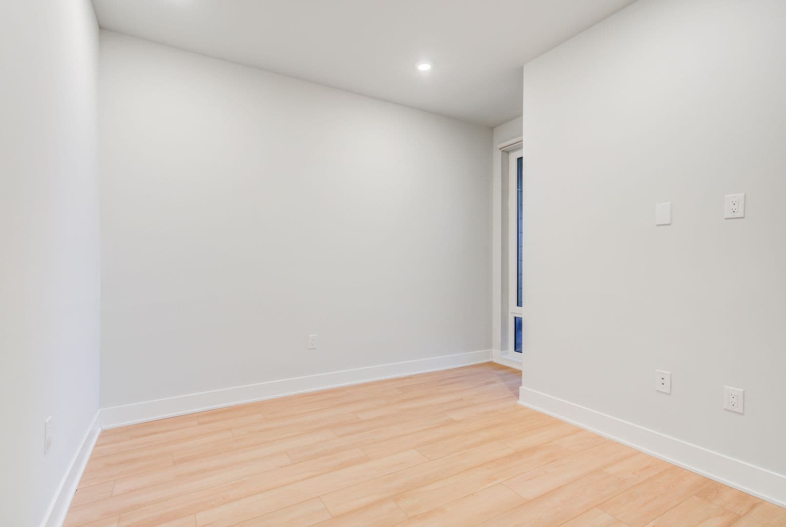 Philadelphia Apartment: 6910 Ridge Avenue
