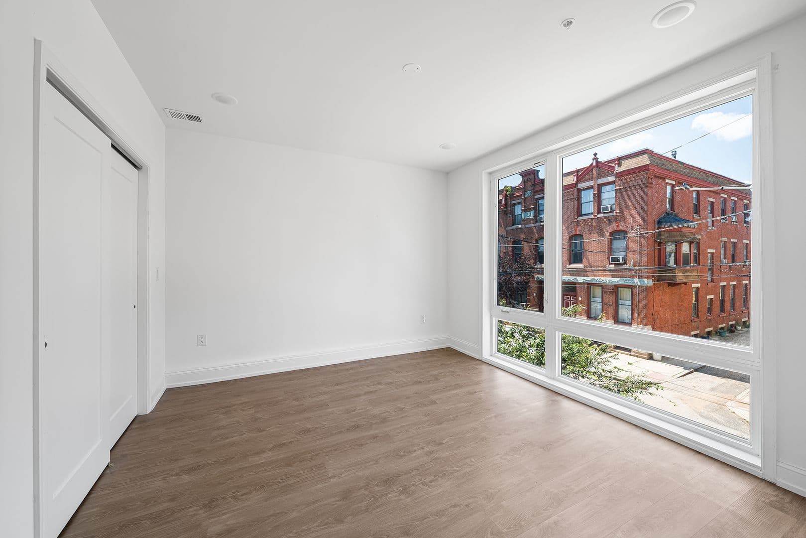 Philadelphia Apartment: 1614 Ridge Ave