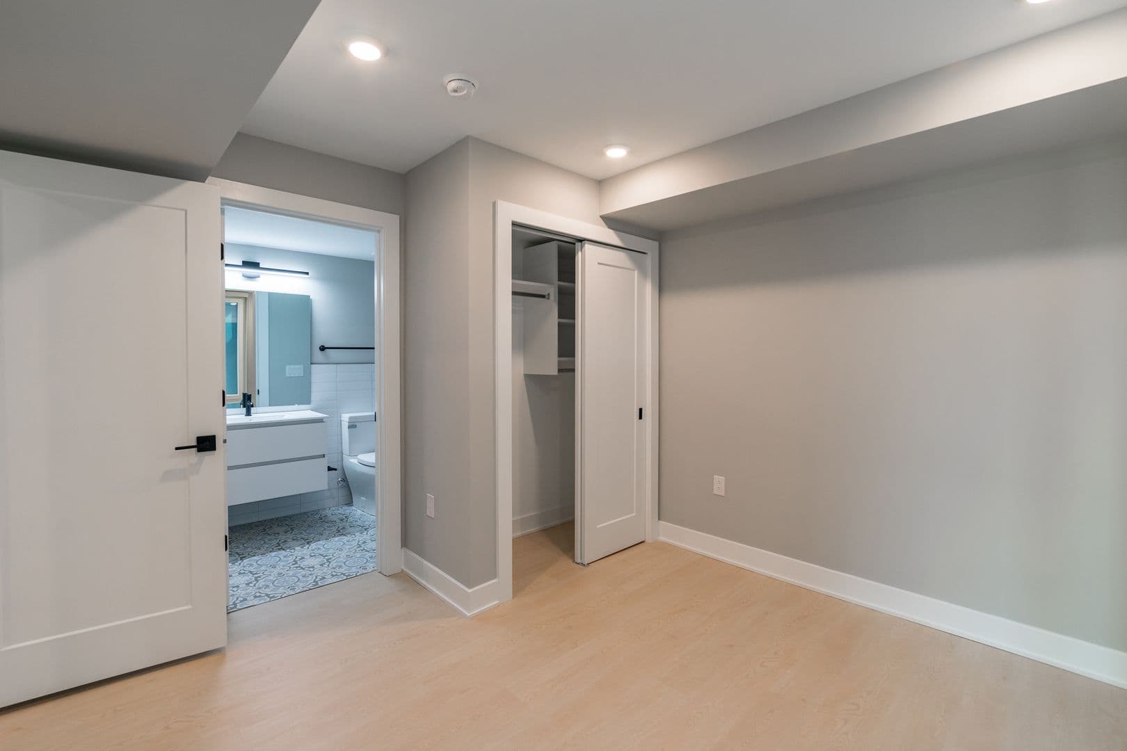 Philadelphia Apartment: 6604 Ridge Ave