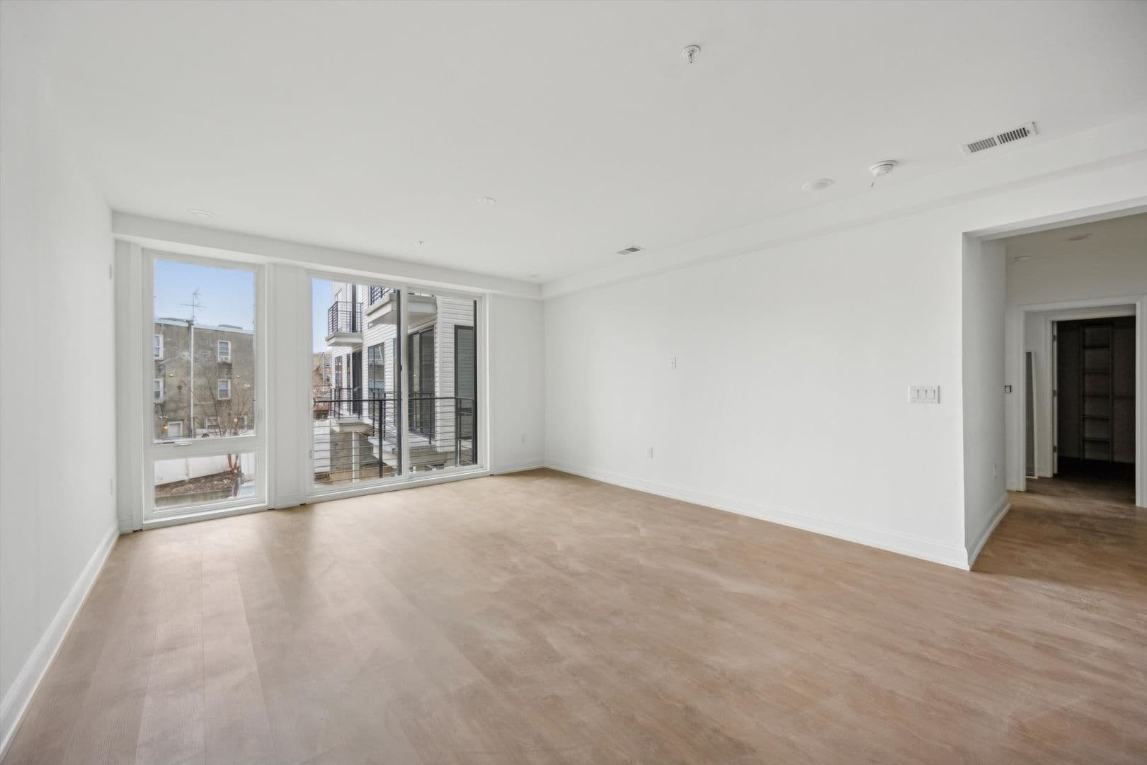Philadelphia Apartment: 1614 Ridge Ave