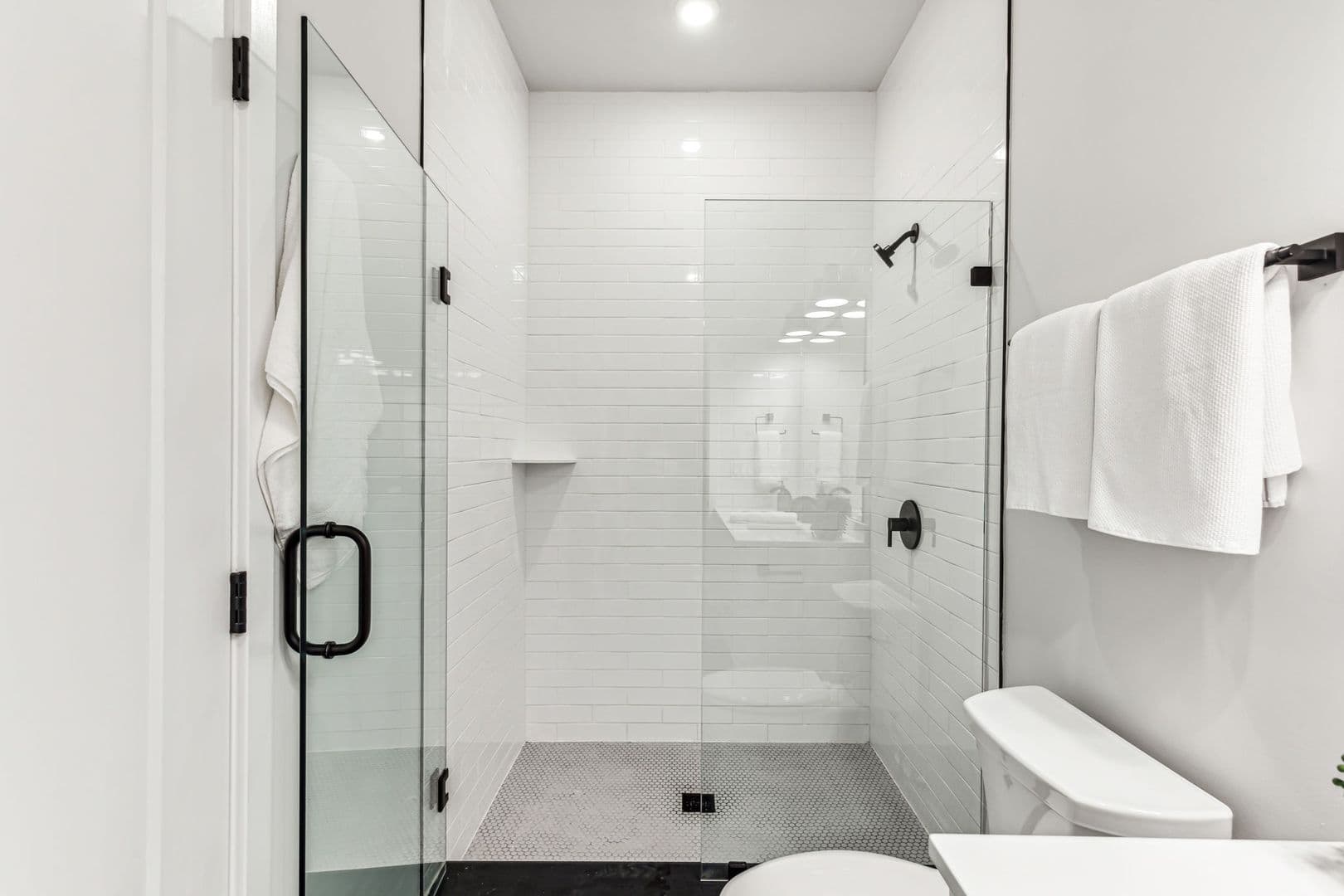 Philadelphia Apartment: 6910 Ridge Avenue
