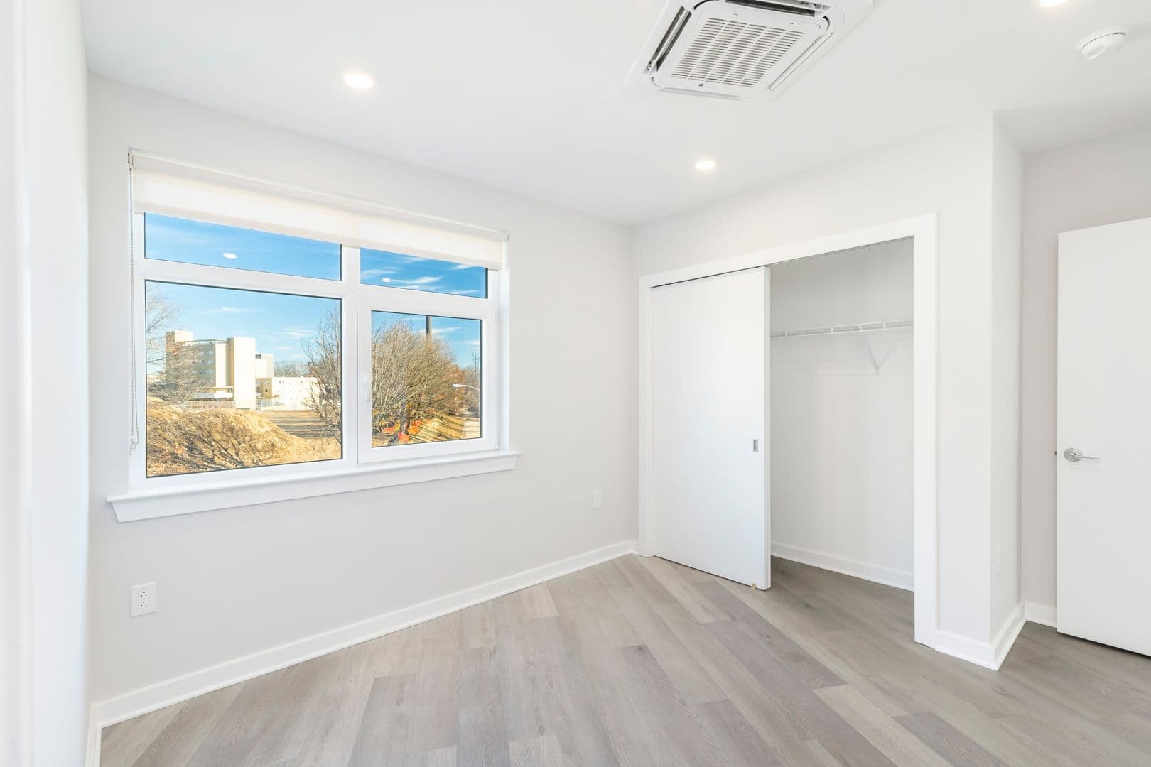 Philadelphia Apartment: 3449 Scotts Ln