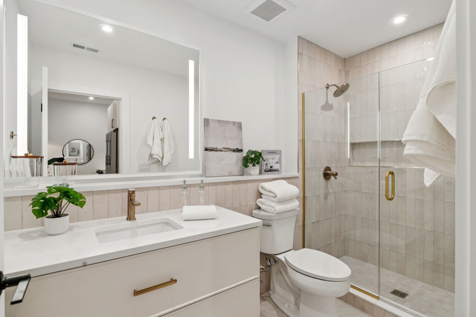 Philadelphia Apartment: 20-30 W Allens Ln