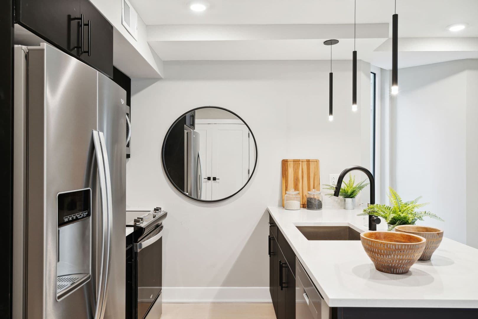 Philadelphia Apartment: 6604 Ridge Ave