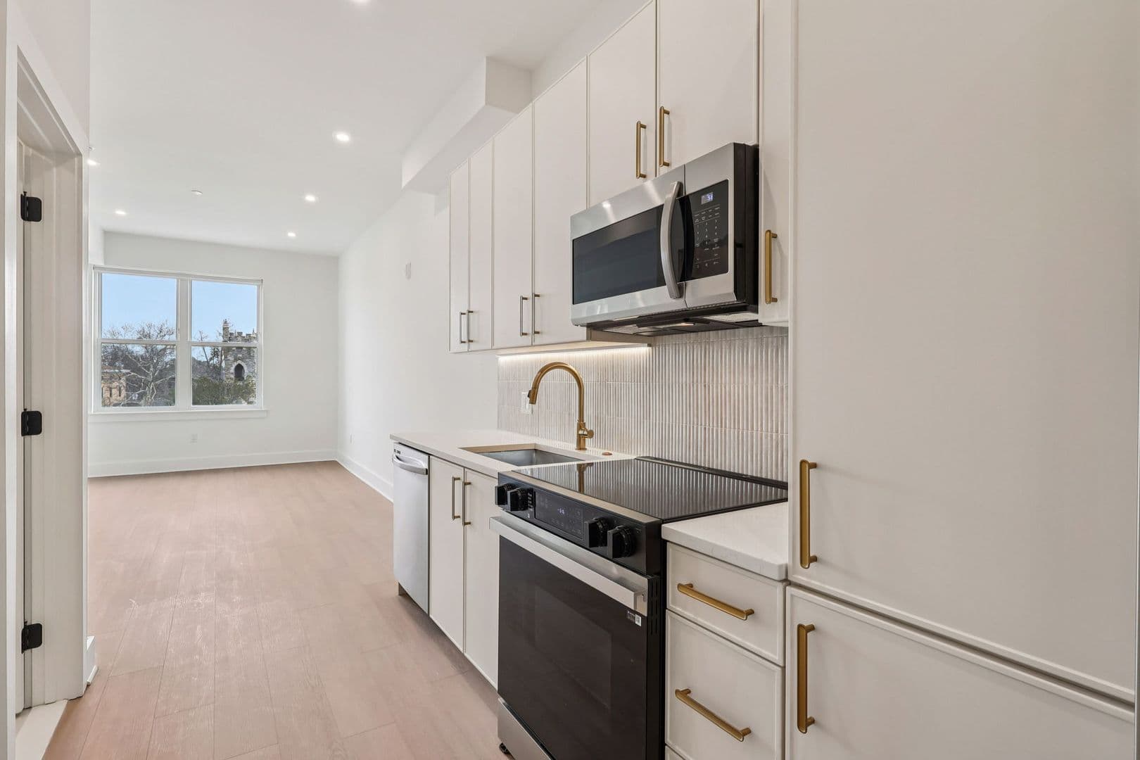 Philadelphia Apartment: 20-30 W Allens Ln