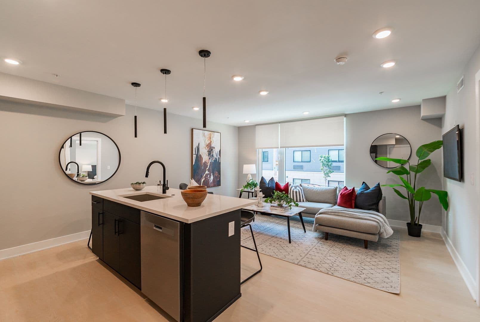 Philadelphia Apartment: 6604 Ridge Ave