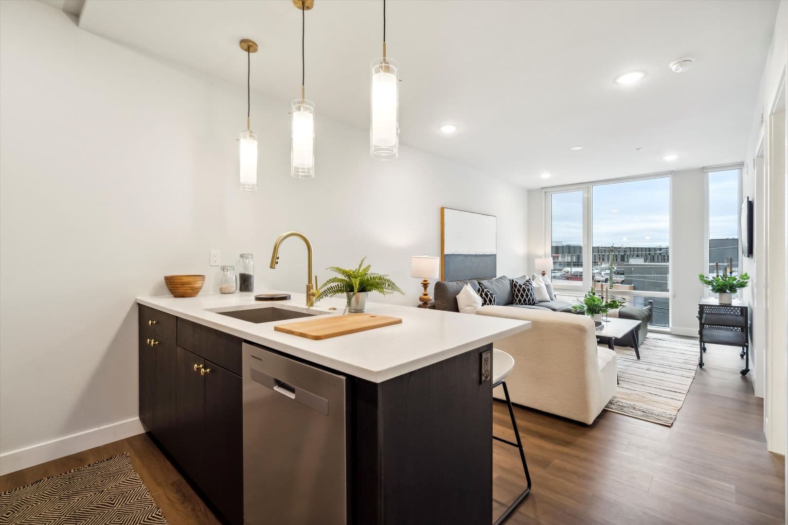 Philadelphia Apartment: 1102 Germantown Avenue