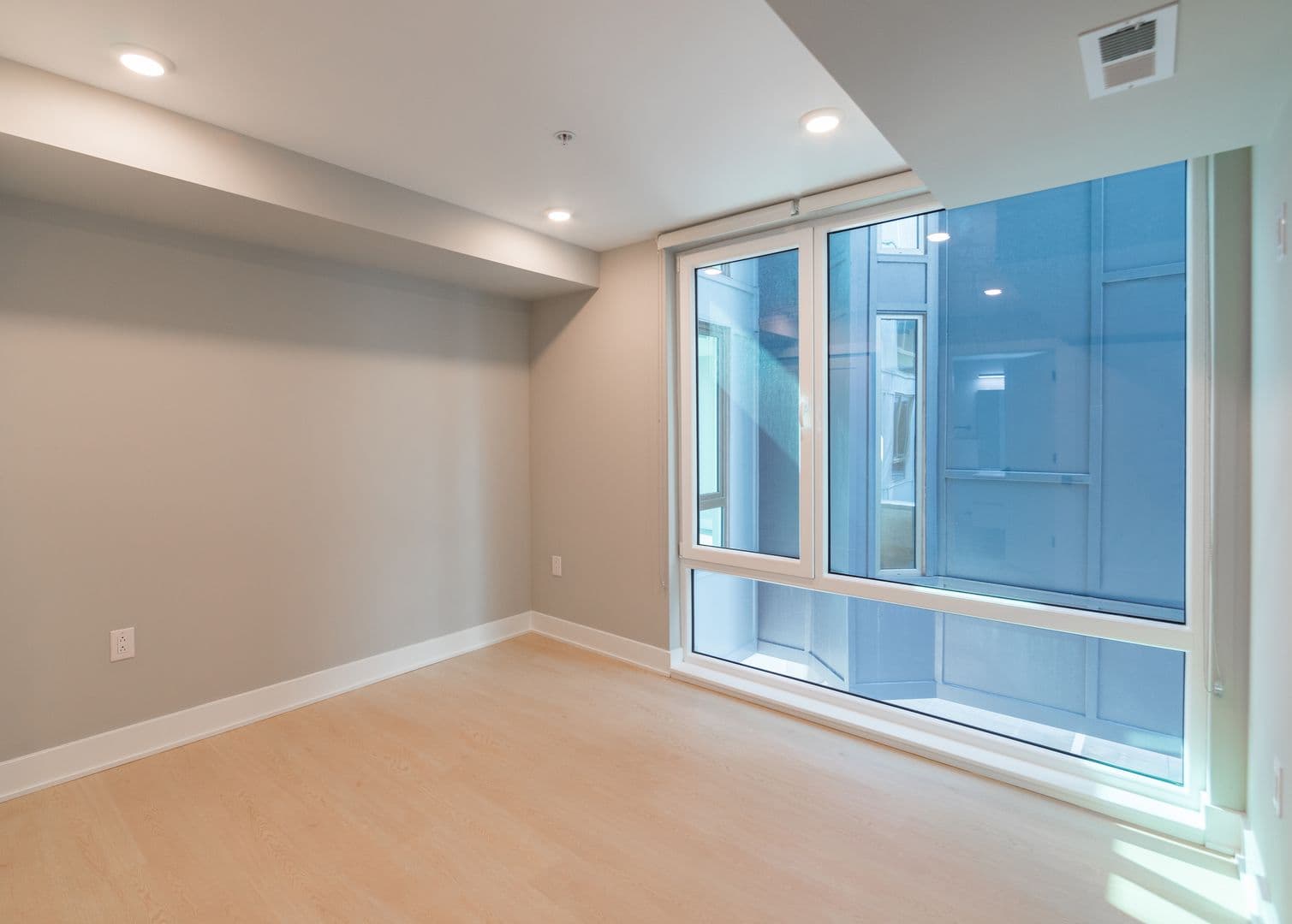 Philadelphia Apartment: 6604 Ridge Ave