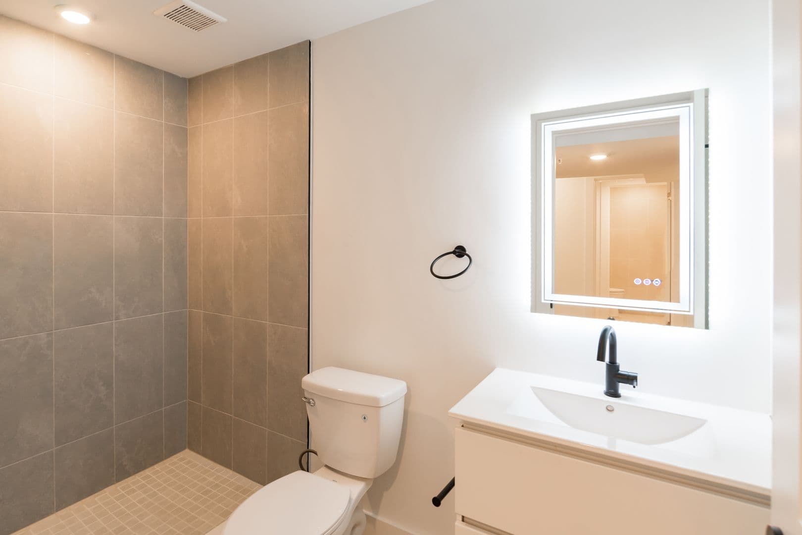 Philadelphia Apartment: 5900 Germantown Ave