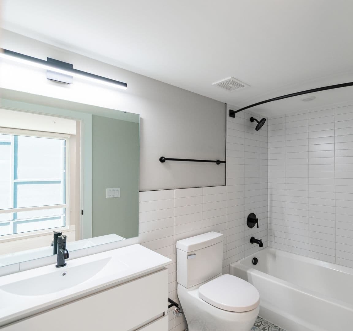 Philadelphia Apartment: 6604 Ridge Ave