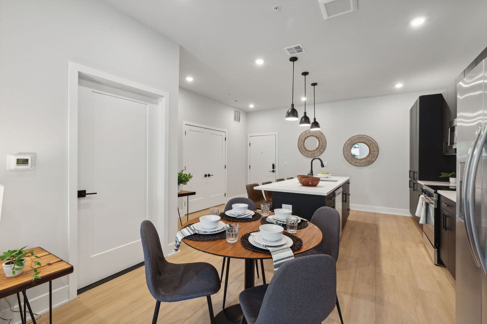 Philadelphia Apartment: 6910 Ridge Avenue