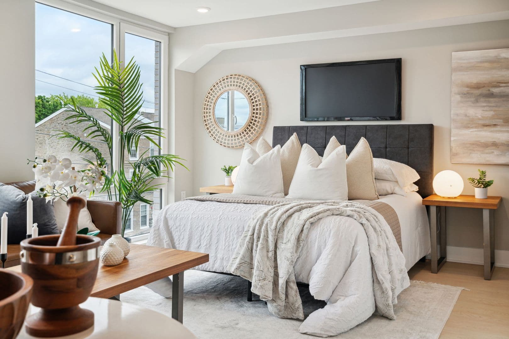 Philadelphia Apartment: 6604 Ridge Ave