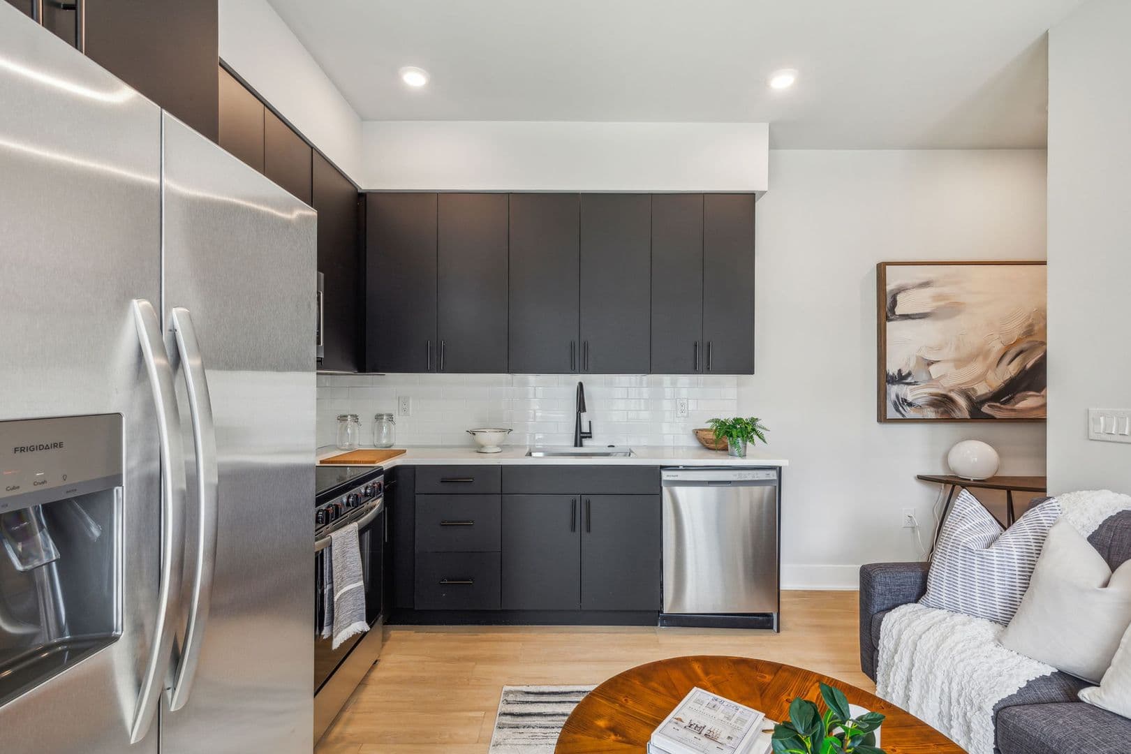 Philadelphia Apartment: 6910 Ridge Avenue