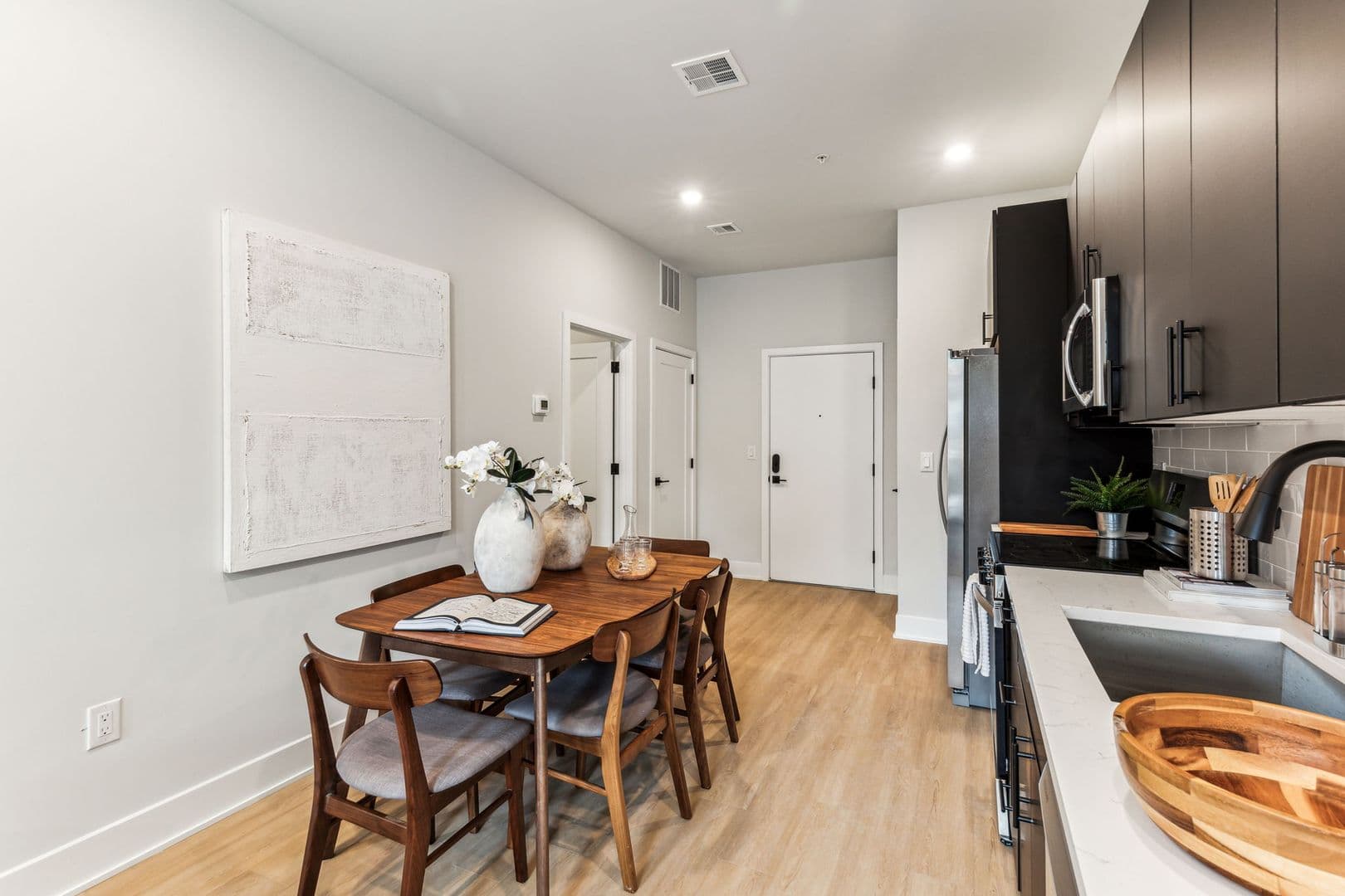 Philadelphia Apartment: 6910 Ridge Avenue