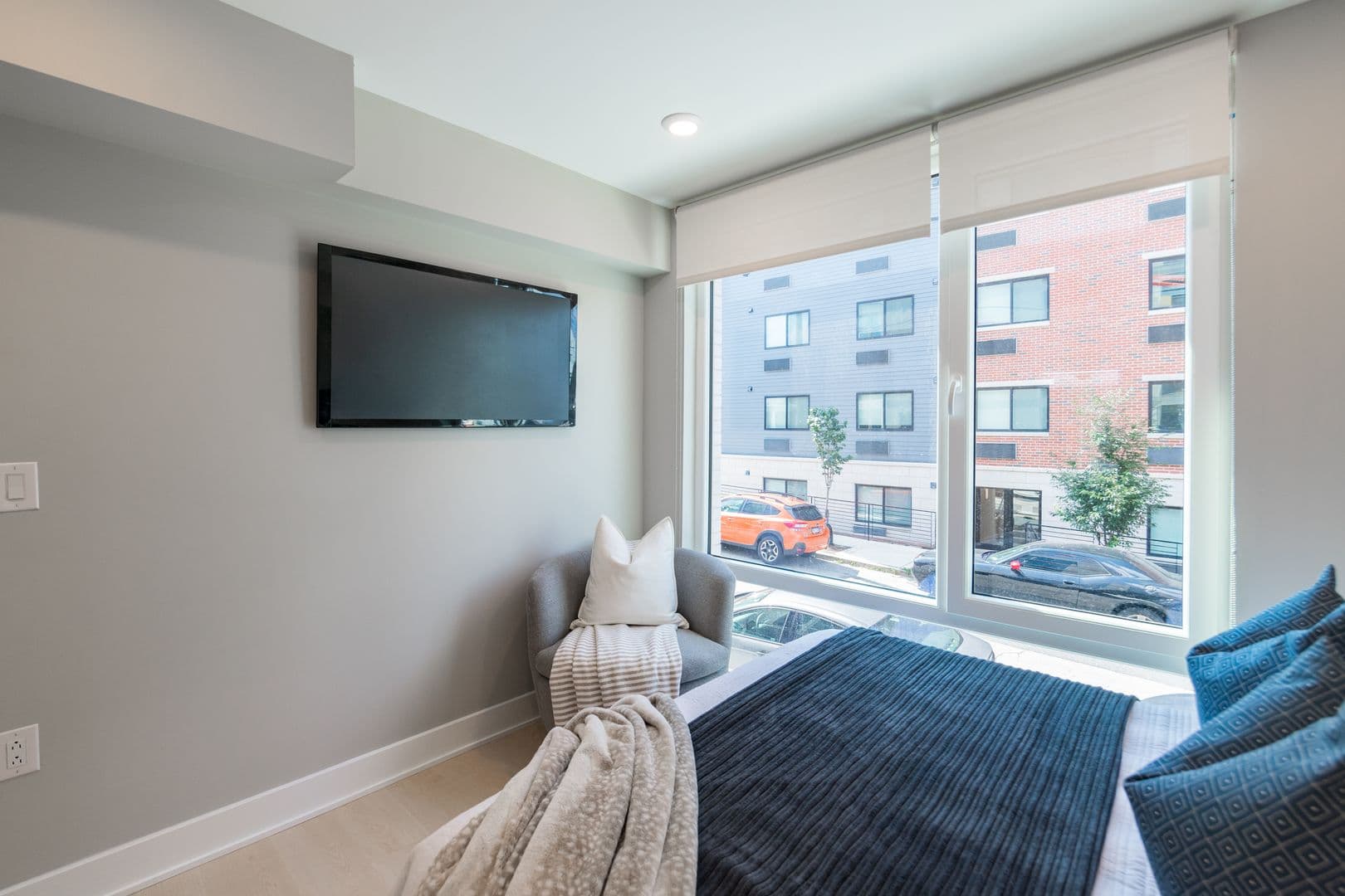 Philadelphia Apartment: 6604 Ridge Ave