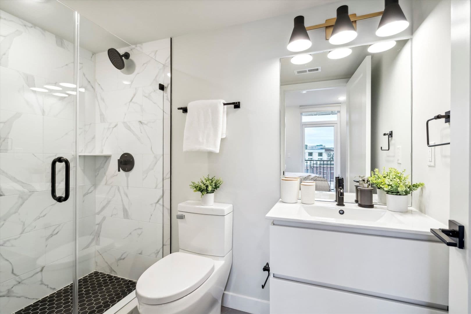 Philadelphia Apartment: 1102 Germantown Avenue
