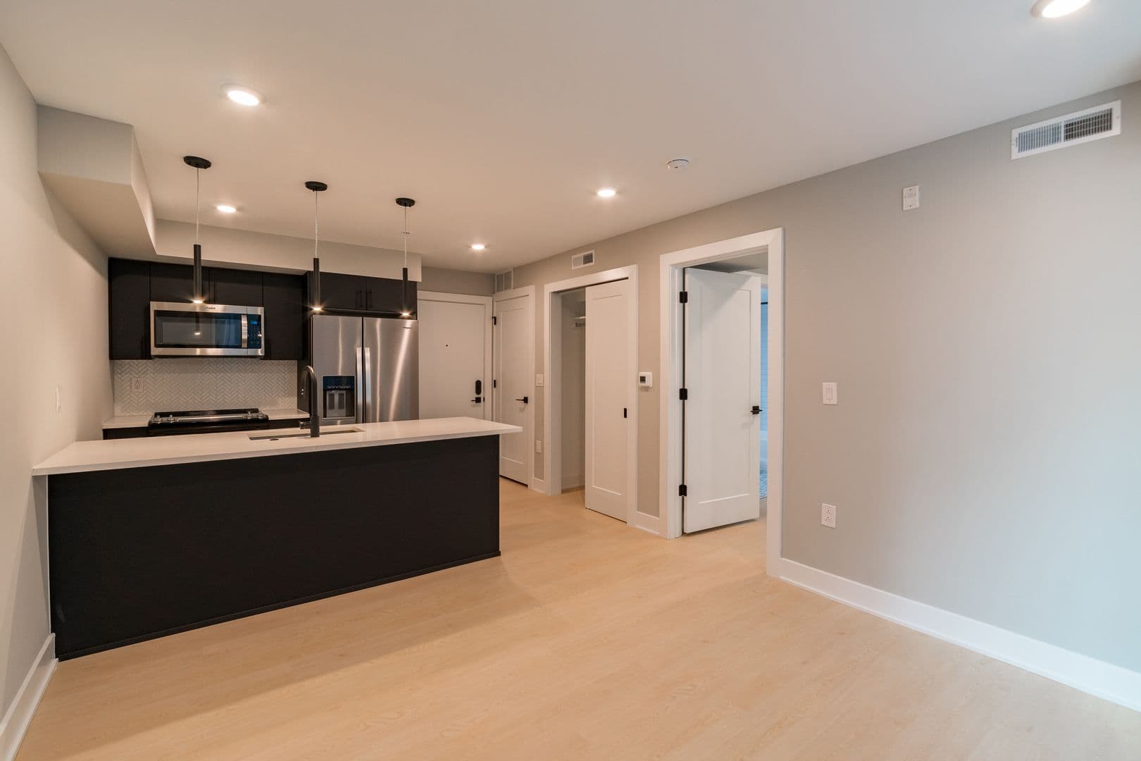 Philadelphia Apartment: 6604 Ridge Ave