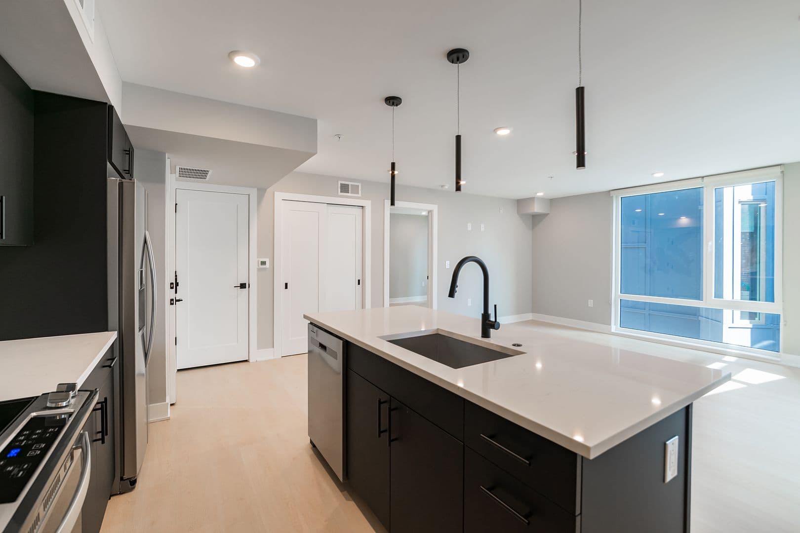 Philadelphia Apartment: 6604 Ridge Ave