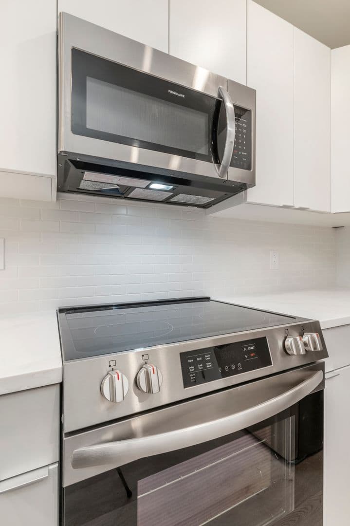 Philadelphia Apartment: 3449 Scotts Ln