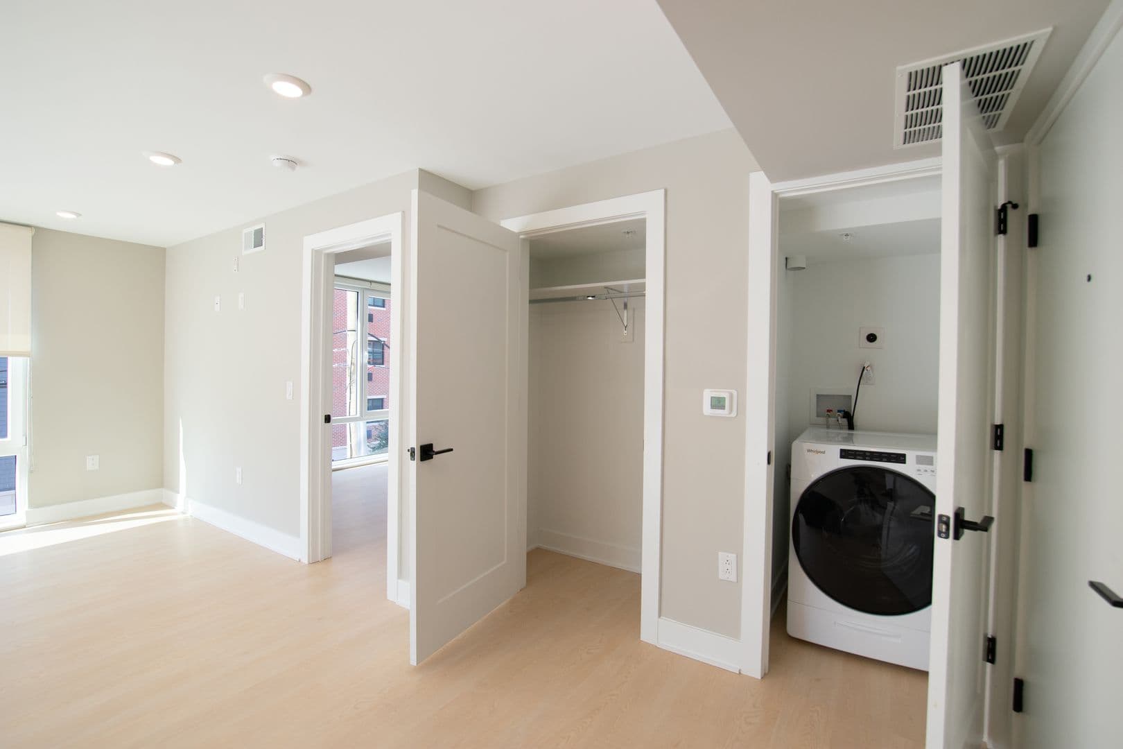 Philadelphia Apartment: 6604 Ridge Ave