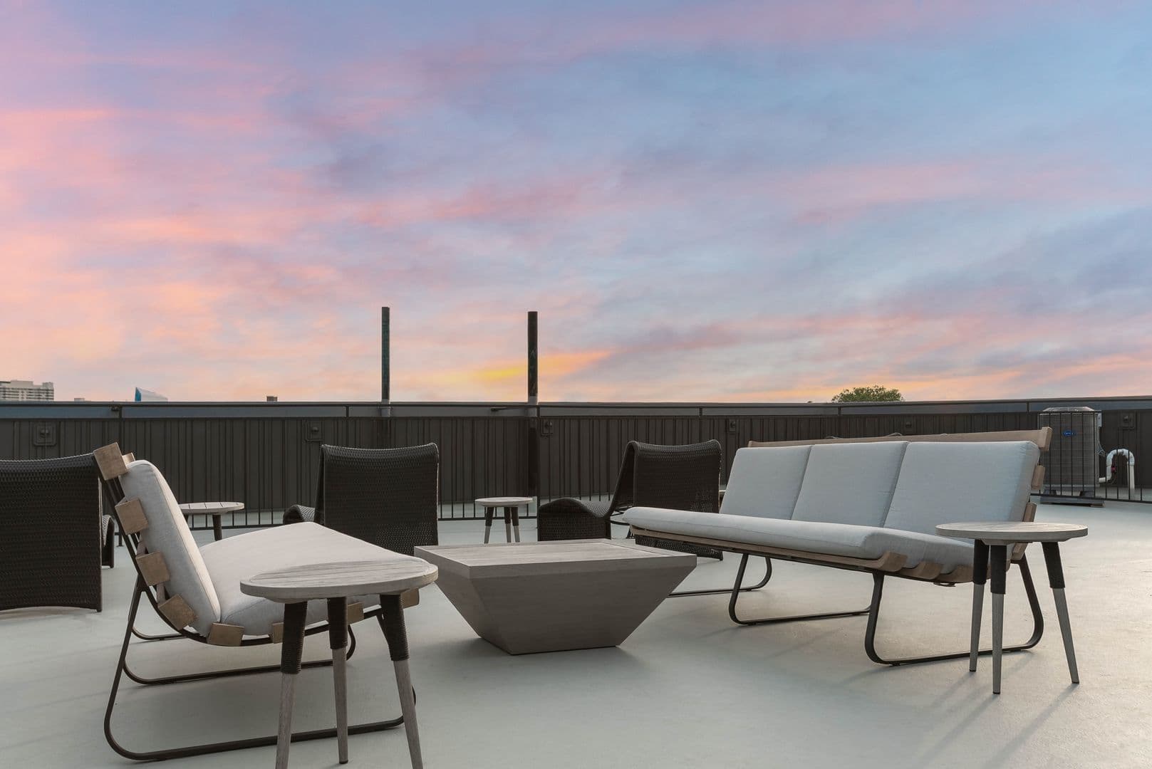 Philadelphia Apartment: 1555 Ridge Avenue