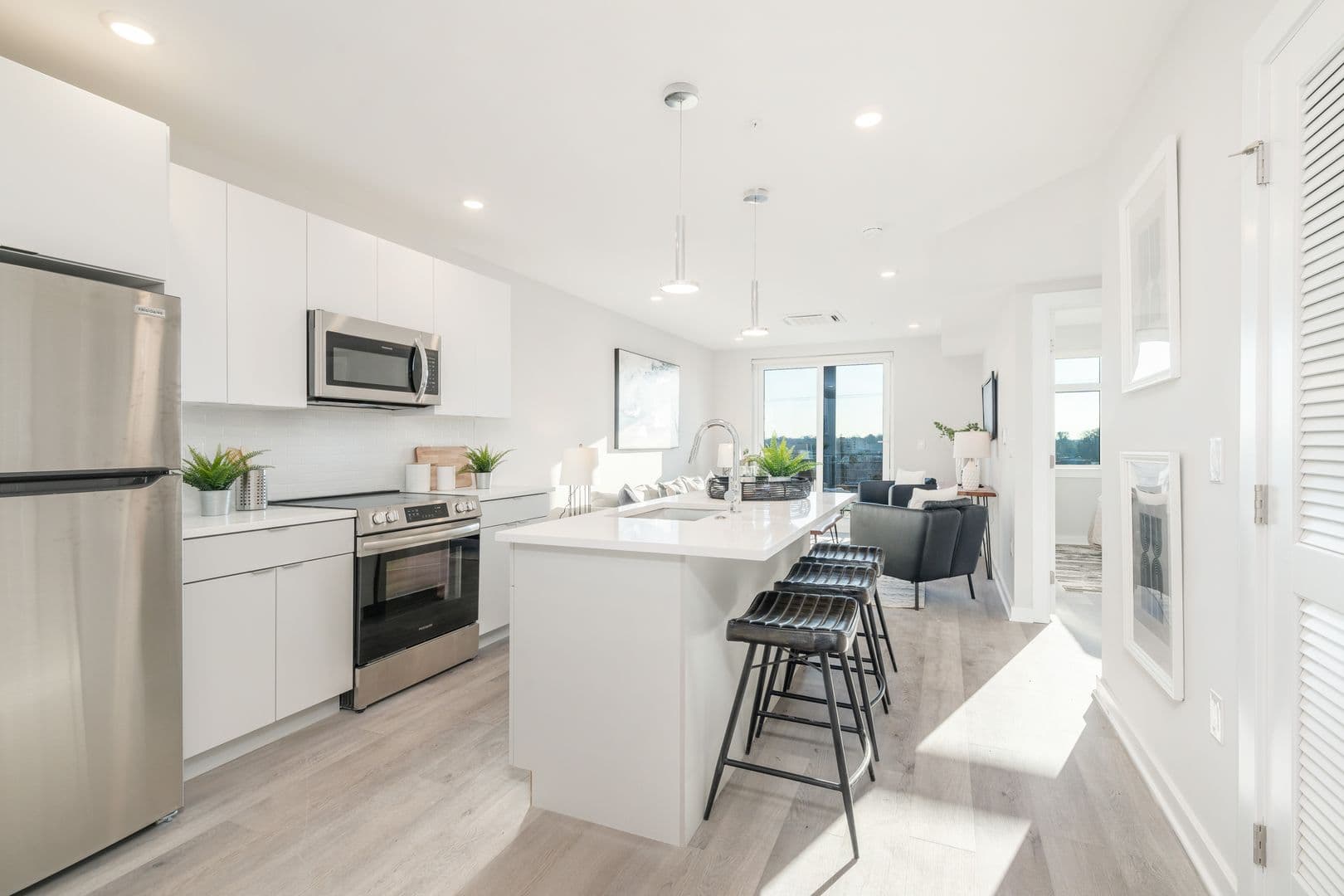 Philadelphia Apartment: 3449 Scotts Ln