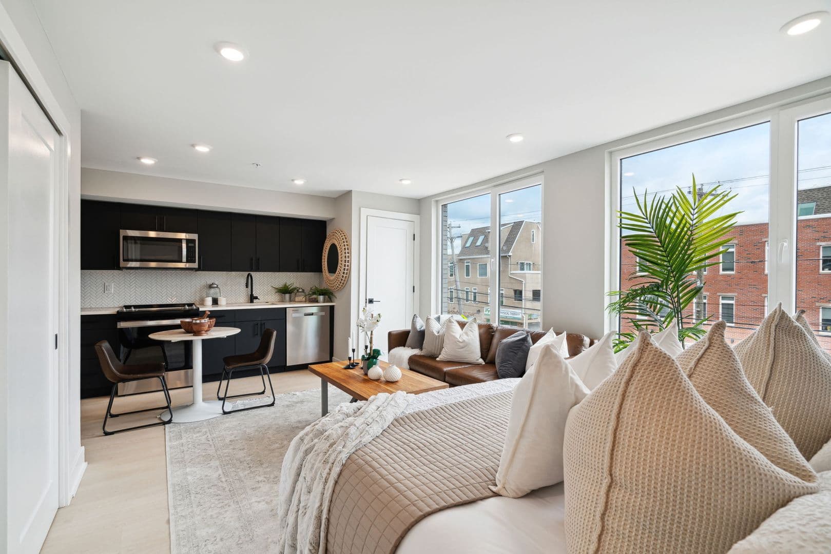 Philadelphia Apartment: 6604 Ridge Ave