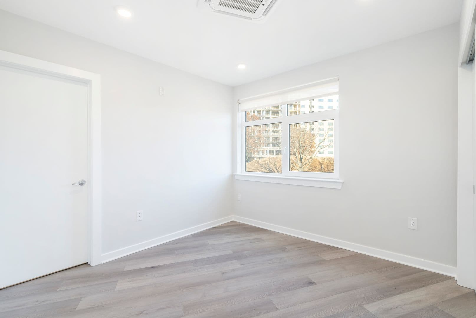Philadelphia Apartment: 3449 Scotts Ln