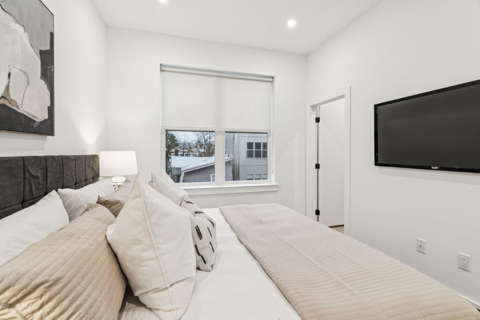 Philadelphia Apartment: 20-30 W Allens Ln