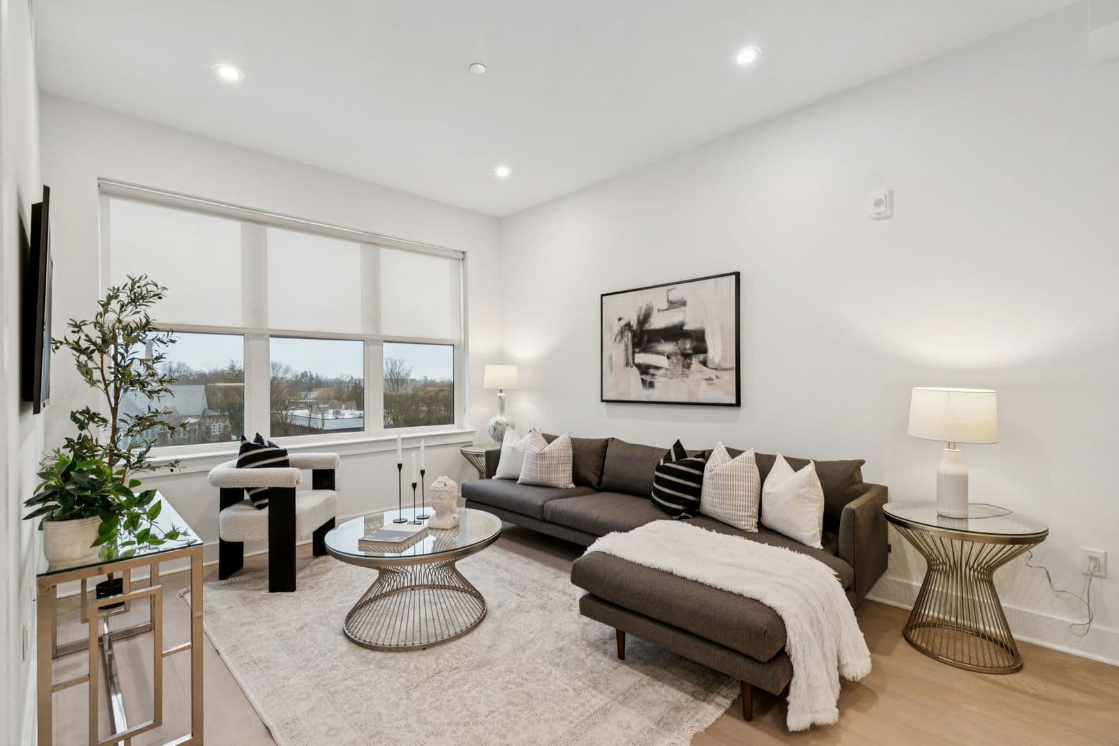 Philadelphia Apartment: 20-30 W Allens Ln