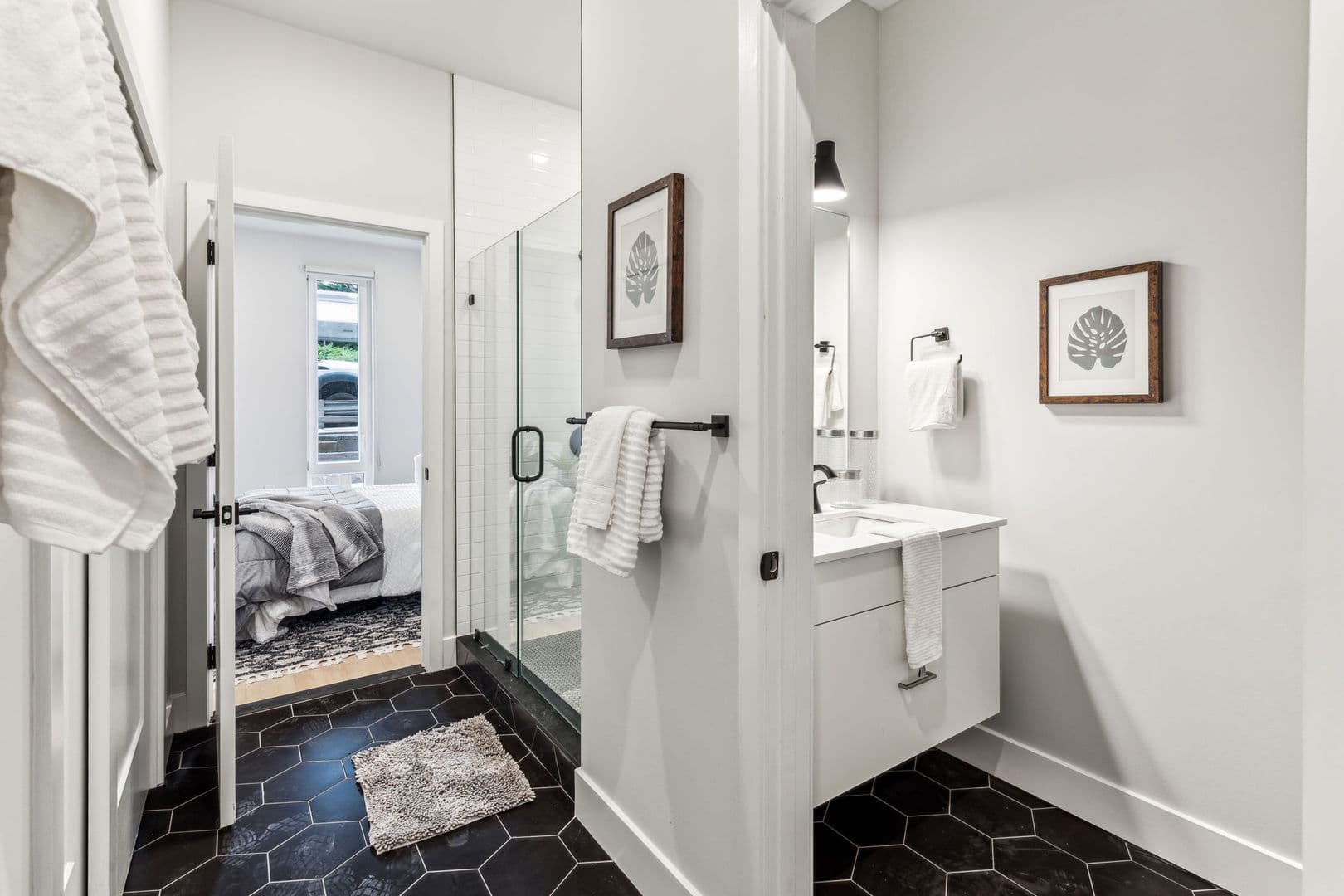 Philadelphia Apartment: 6910 Ridge Avenue