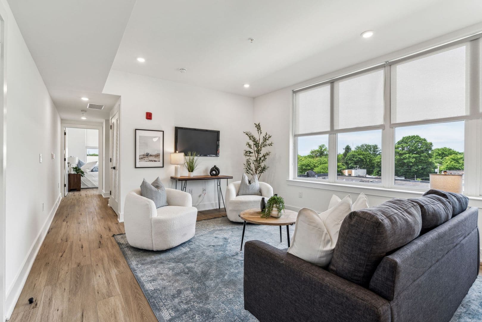 Philadelphia Apartment: 139 W Chelten Ave