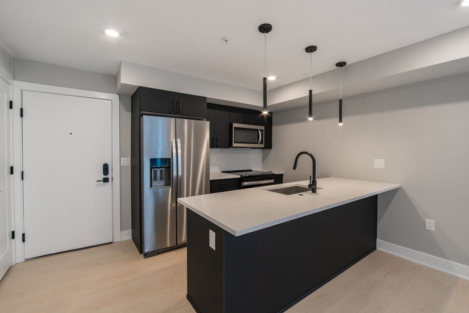 Philadelphia Apartment: 6604 Ridge Ave