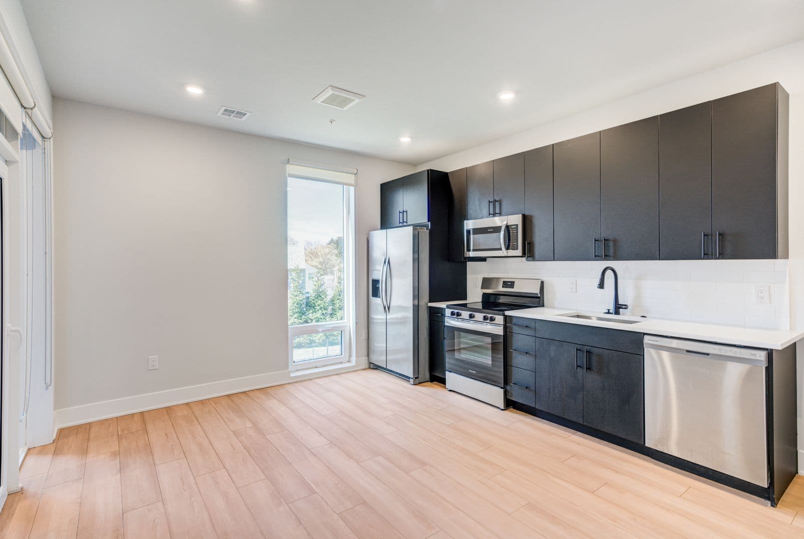Philadelphia Apartment: 6910 Ridge Avenue