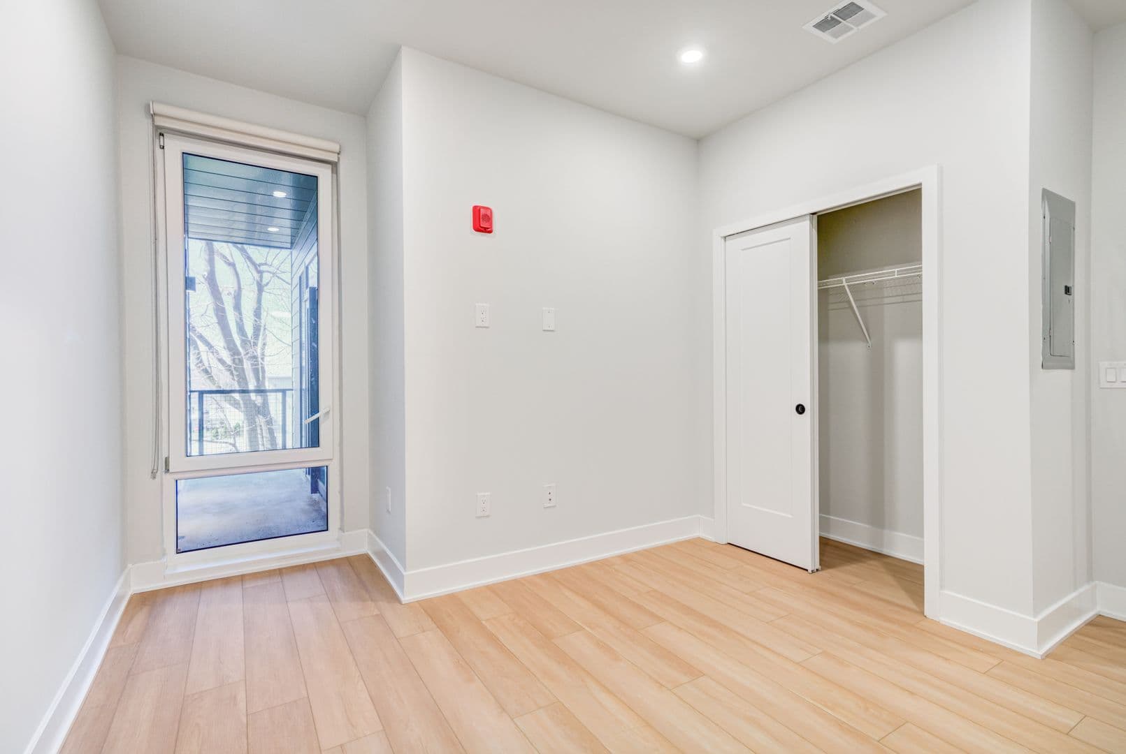 Philadelphia Apartment: 6910 Ridge Avenue