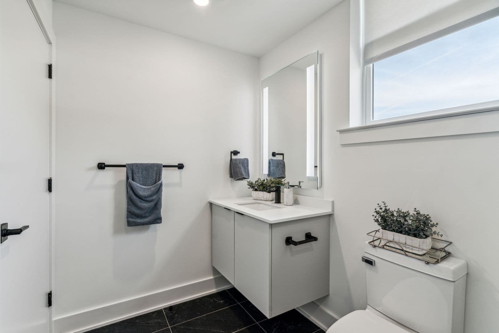 Philadelphia Apartment: 139 W Chelten Ave