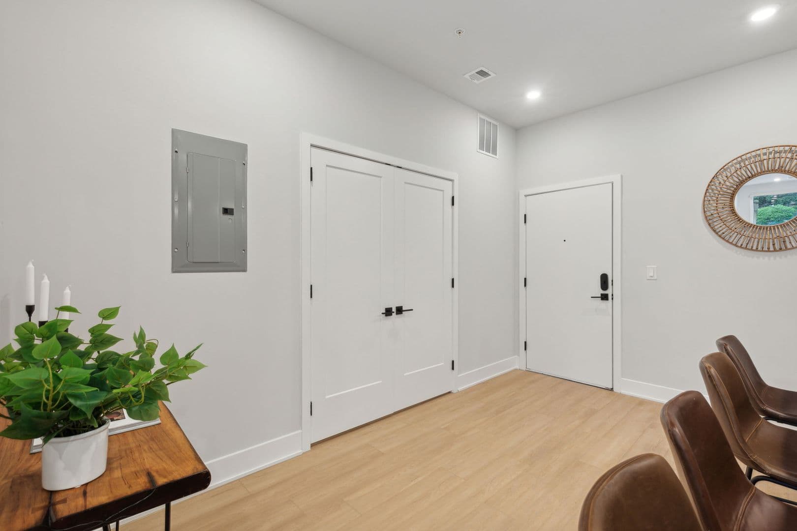 Philadelphia Apartment: 6910 Ridge Avenue
