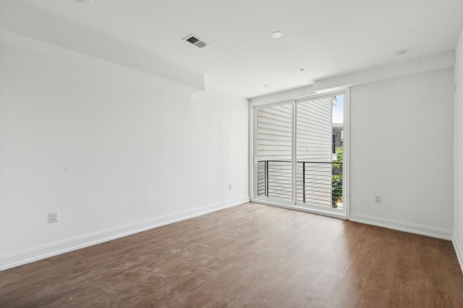 Philadelphia Apartment: 1614 Ridge Ave