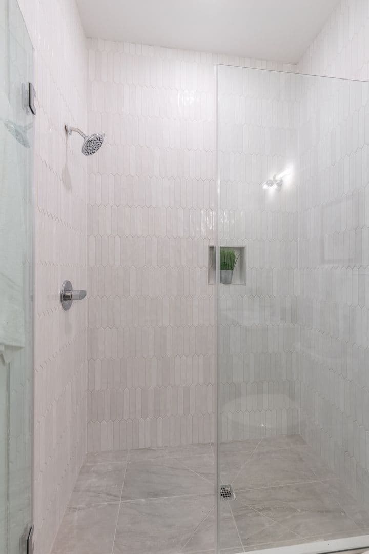 Philadelphia Apartment: 5545 Pulaski Avenue