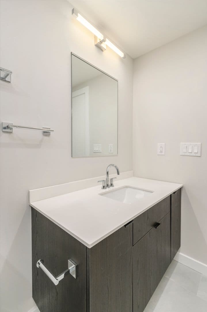 Philadelphia Apartment: 3449 Scotts Ln