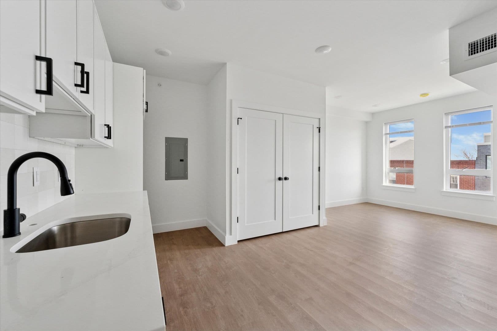 Philadelphia Apartment: 2520 N Front Street