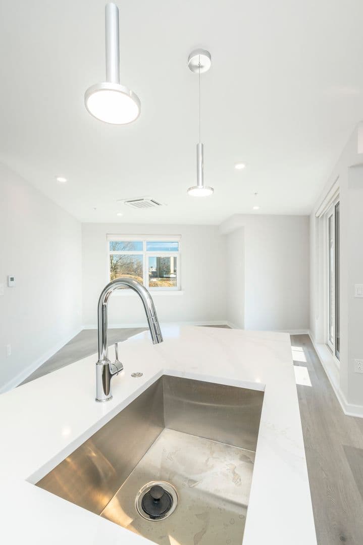 Philadelphia Apartment: 3449 Scotts Ln