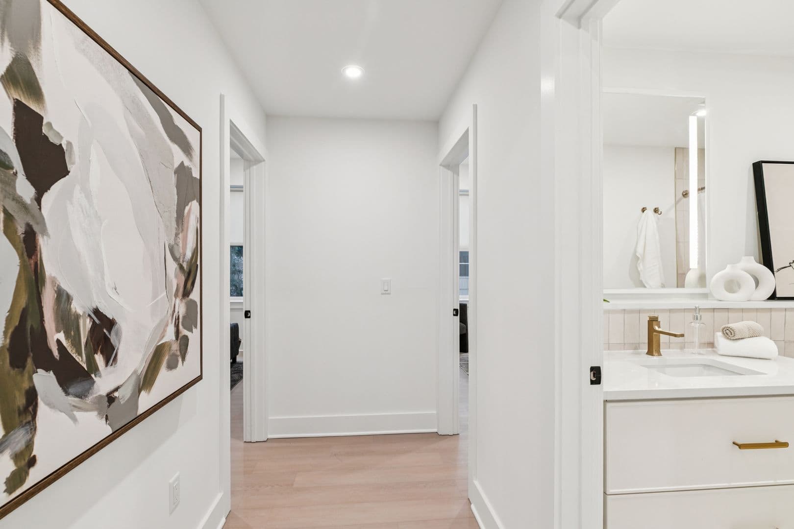 Philadelphia Apartment: 20-30 W Allens Ln
