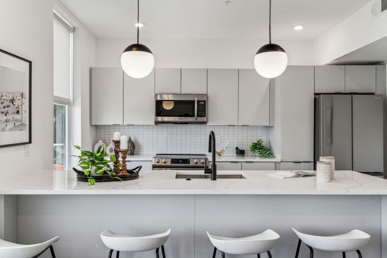 Philadelphia Apartment: 139 W Chelten Ave