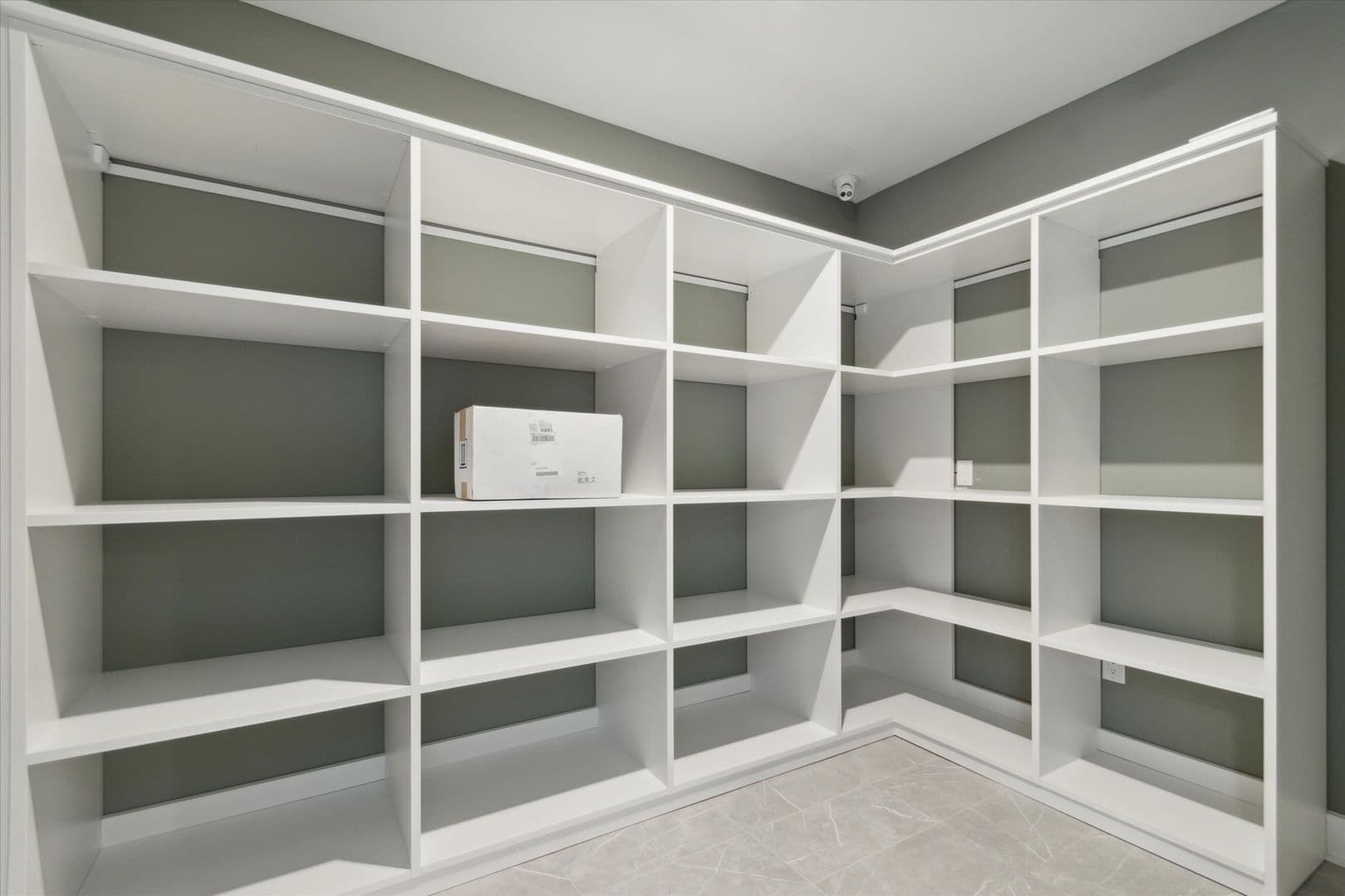 Philadelphia Apartment: 139 W Chelten Ave